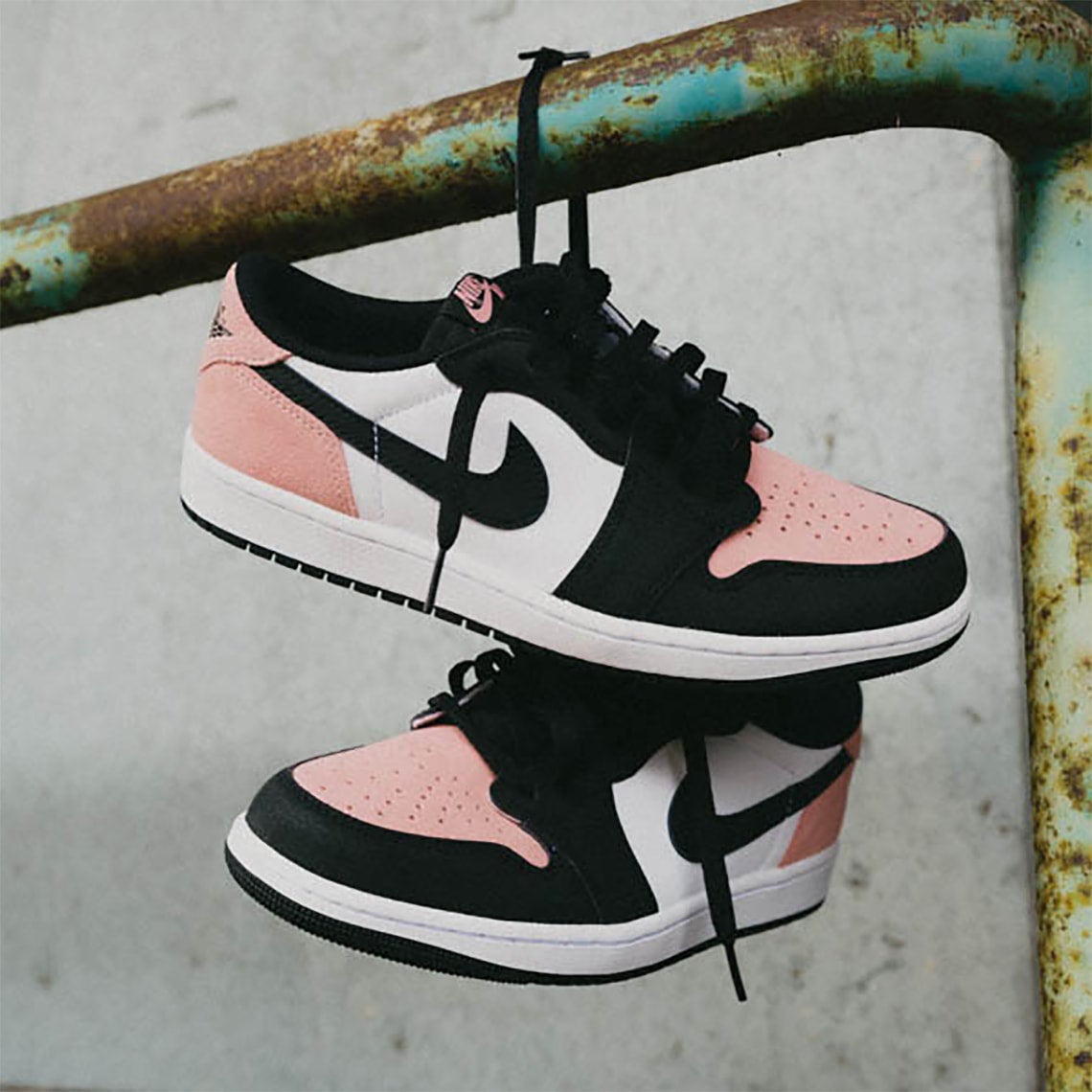 Air Jordan 1 Retro Low OG Bleached Coral CZ0790-061