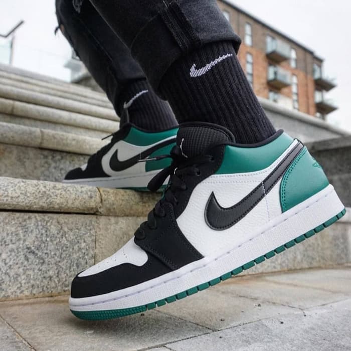 Aj 1 low mystic green online